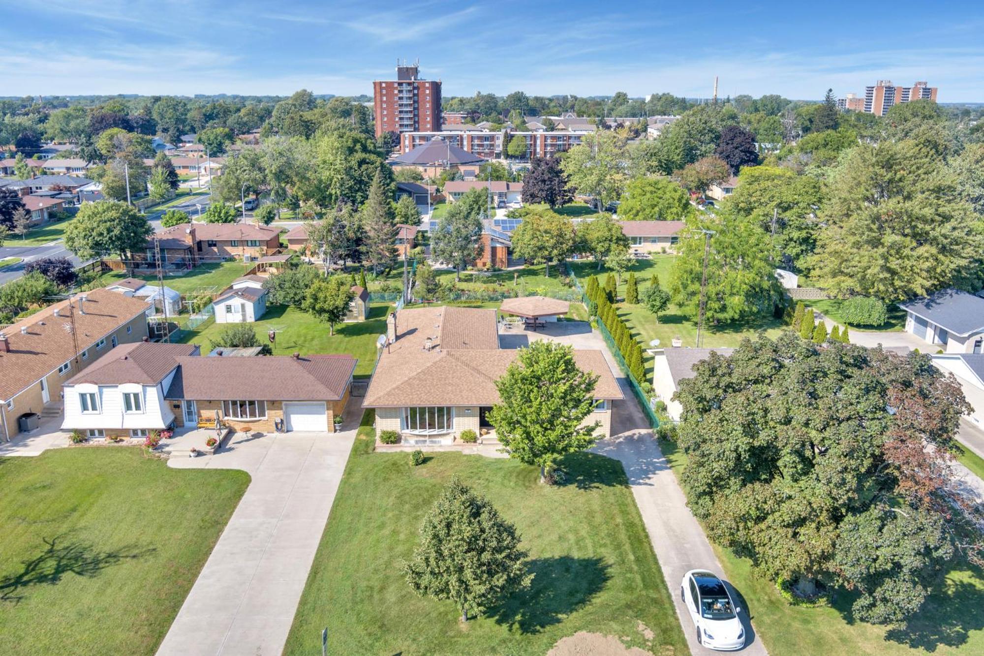 Park Bungalow #4 - Seacliff Beach Suites Leamington Eksteriør billede