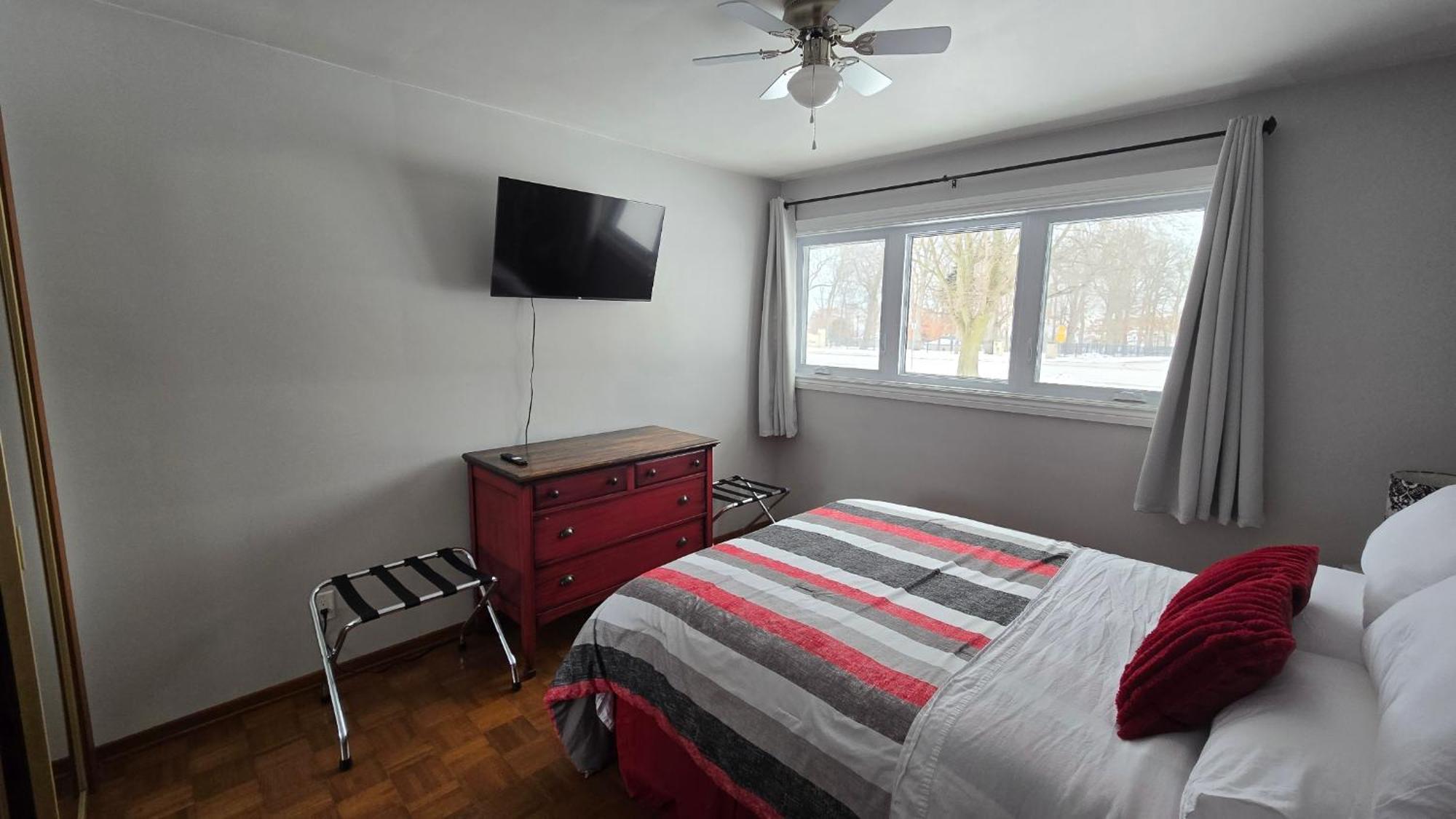 Park Bungalow #4 - Seacliff Beach Suites Leamington Eksteriør billede